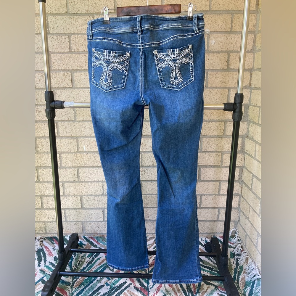 VTG Cross Detail Embroidered Back Pockets White Stitch Boot Cut Flare Leg Jeans